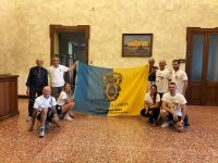 Il Sindaco Massimo Medri e l’Assessore Michela Brunelli hanno consegnato a Cerviaman la bandiera di Cervia