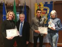 Il Sindaco Massimo Medri ha incontrato i campioni sportivi cervesi di triathlon Gaia Peron e Luca Facchinetti