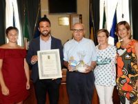 Amici di Cervia- 28 turisti premiati in municipio per la loro fedeltà nella vacanza