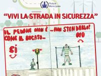 Babbo Natale ha consegnato alle scuole il calendario 2017 di educazione stradale