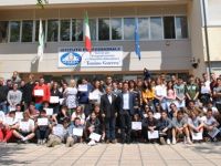 Clima di festa e di riconoscimenti per meriti e impegno all’Istituto alberghiero Tonino Guerra